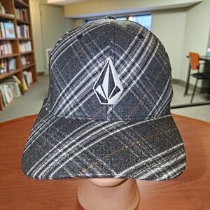 Volcom Embroidered Logo Full Stone Flexfit Grey Heather Plaid Cap Hat L-XL